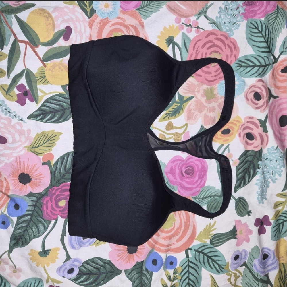 Black Lululemon Sports Bra Size 6